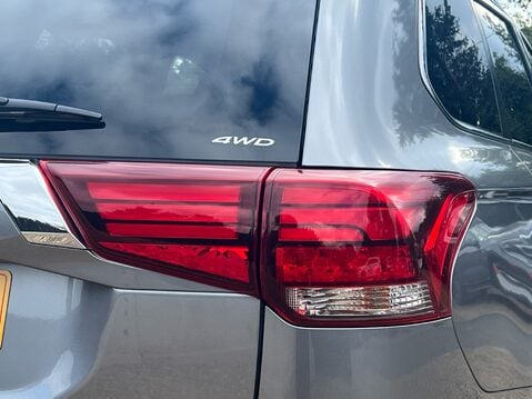 Mitsubishi Outlander EXCEED 15