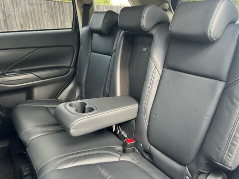Mitsubishi Outlander EXCEED 36