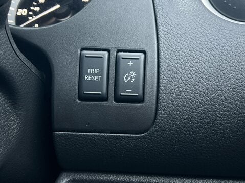 Nissan Navara DCI N-GUARD SHR DCB 28