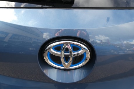 Toyota Corolla 1.8 VVT-h Design Hatchback 5dr Petrol Hybrid CVT Euro 6 (s/s) (122 ps) 14
