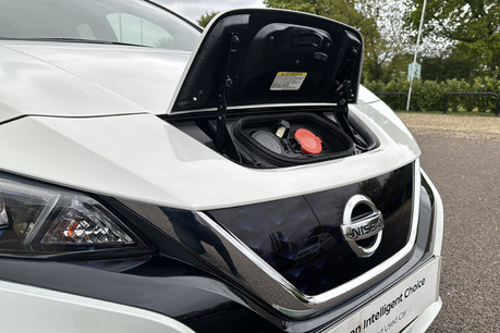 Nissan LEAF 40kWh Tekna Hatchback 5dr Electric Auto (150 ps) 24
