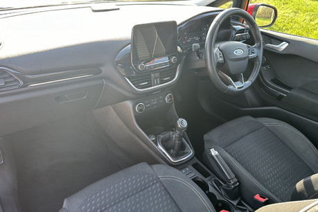 Ford Fiesta 1.1 Zetec Navigation 3dr 10