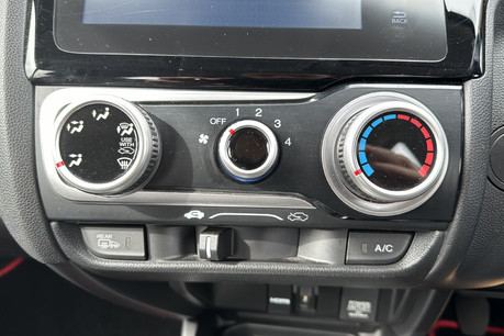 Honda Jazz 1.3 i-VTEC SE Navi Hatchback 5dr Petrol Manual Euro 6 (s/s) (102 ps) 15