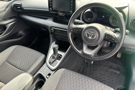 Toyota Yaris 1.5 VVT-h Design Hatchback 5dr Petrol Hybrid E-CVT Euro 6 (s/s) (116 ps) 8