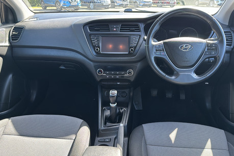 Hyundai i20 1.2 Premium Nav Coupe 3dr Petrol Manual Euro 6 (84 ps) 8