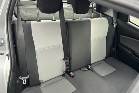 Toyota Yaris 1.5 VVT-h Icon Tech Hatchback 5dr Petrol Hybrid E-CVT Euro 6 (s/s) (100 ps) 10