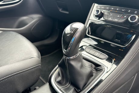 Vauxhall Astra 1.4i Turbo Elite Nav Hatchback 5dr Petrol Manual Euro 6 (150 ps) 12