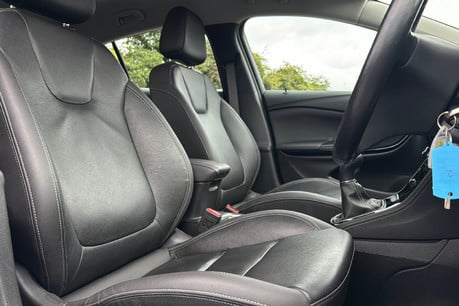 Vauxhall Astra 1.4i Turbo Elite Nav Hatchback 5dr Petrol Manual Euro 6 (150 ps) 33