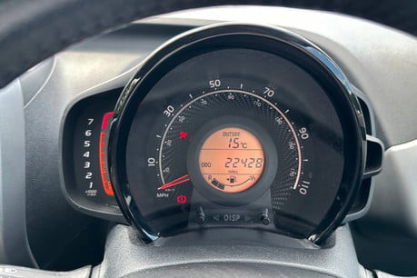 Toyota Aygo 1.0 VVT-i x-play Hatchback 5dr Petrol Manual Euro 6 (71 ps) 30