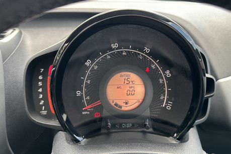 Toyota Aygo 1.0 VVT-i x-play Hatchback 5dr Petrol Manual Euro 6 (71 ps) 34