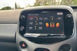Toyota Aygo 1.0 VVT-i x-play Hatchback 5dr Petrol Manual Euro 6 (71 ps) 44