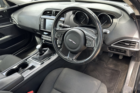 Jaguar XE 2.0d SE Saloon 4dr Diesel Manual Euro 6 (s/s) (163 ps) 9