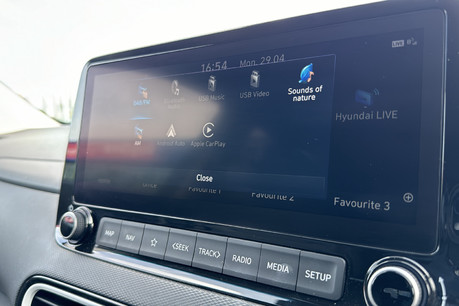 Hyundai KONA 1.6 h-GDi Premium SE SUV 5dr Petrol Hybrid DCT Euro 6 (s/s) (141 ps) 26