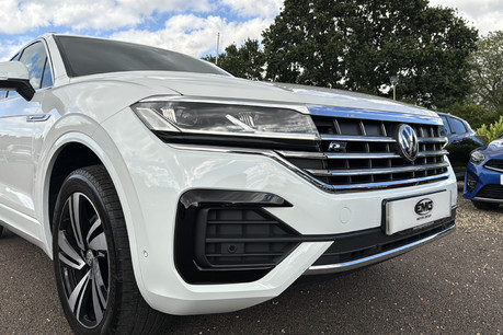 Volkswagen Touareg 3.0 TDI V6 R-Line Tech SUV 5dr Diesel Tiptronic 4Motion Euro 6 (s/s) (286 p 24