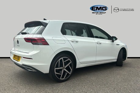 Volkswagen Golf 1.5 TSI STYLE 6