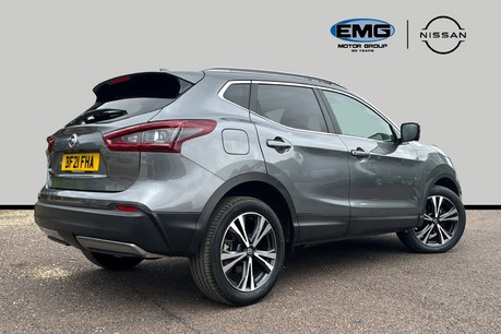 Nissan Qashqai 1.3 DIG-T N-Connecta Glass Roof DCT Auto Euro 6 (s/s) 5dr 6