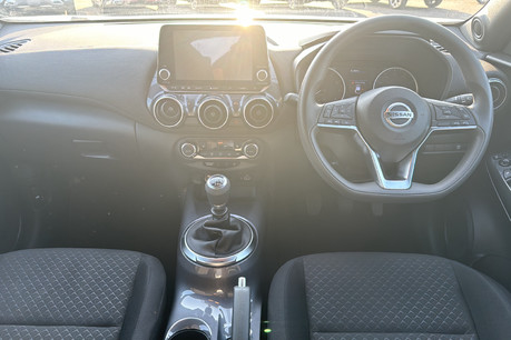 Nissan Juke 1.0 DIG-T Acenta Euro 6 (s/s) 5dr 8