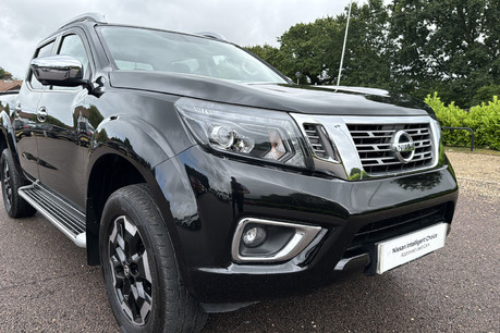 Nissan Navara 2.3 dCi Tekna Auto 4WD Euro 6 4dr 51