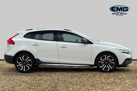 Volvo V40 1.5 T3 GPF Pro Hatchback 5dr Petrol Auto Euro 6 (s/s) (152 ps) 3