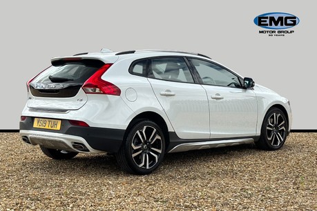 Volvo V40 1.5 T3 GPF Pro Hatchback 5dr Petrol Auto Euro 6 (s/s) (152 ps) 6