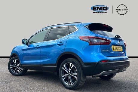 Nissan Qashqai 1.3 DIG-T N-Connecta Glass Roof DCT Auto Euro 6 (s/s) 5dr 4