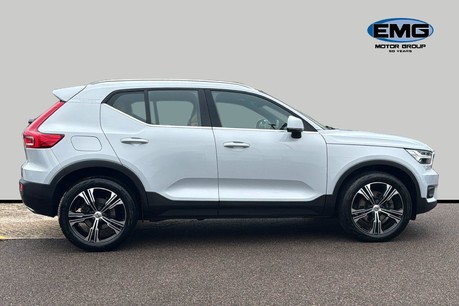 Volvo XC40 2.0 T4 Inscription Pro Auto Euro 6 (s/s) 5dr 3