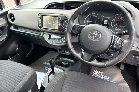 Toyota Yaris VVT-I ICON TECH 9