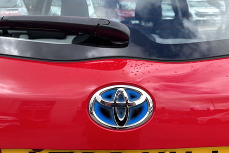 Toyota Yaris VVT-I ICON TECH 24