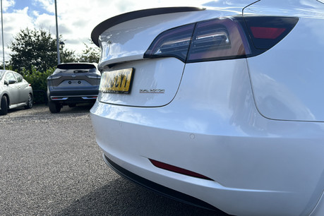 Tesla Model 3 (Dual Motor) Performance Saloon 4dr Electric Auto 4WDE (Performance Upgrade 25