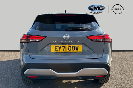 Nissan Qashqai 1.3 DIG-T MHEV N-Connecta Glass Roof XTRON 4WD Euro 6 (s/s) 5dr 5