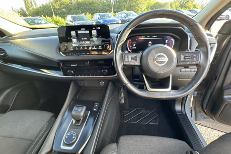 Nissan Qashqai DIG-T N-CONNECTA DCT MHEV 9