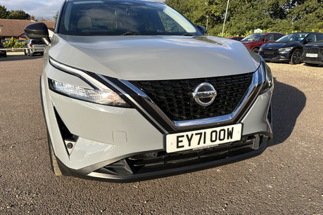 Nissan Qashqai DIG-T N-CONNECTA DCT MHEV 32