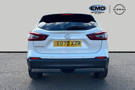 Nissan Qashqai 1.3 DIG-T N-Connecta Glass Roof DCT Auto Euro 6 (s/s) 5dr 5