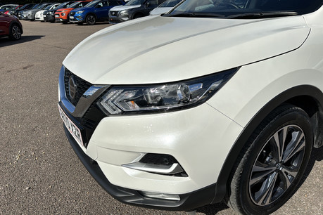 Nissan Qashqai 1.3 DIG-T N-Connecta Glass Roof DCT Auto Euro 6 (s/s) 5dr 33