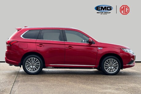 Mitsubishi Outlander PHEV DYNAMIC SAFETY 3