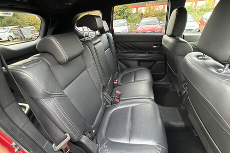 Mitsubishi Outlander PHEV DYNAMIC SAFETY 11