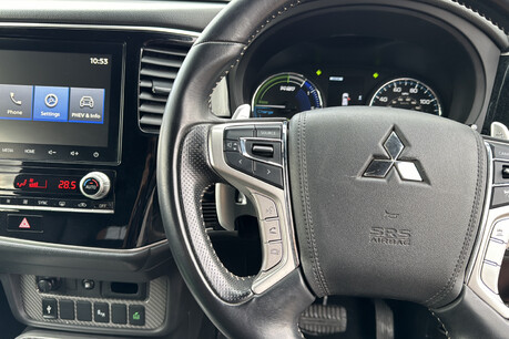 Mitsubishi Outlander PHEV DYNAMIC SAFETY 16