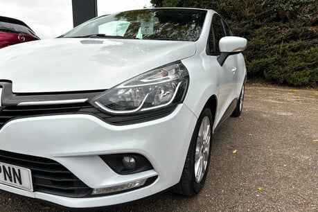 Renault Clio 0.9 TCe Dynamique Nav Hatchback 5dr Petrol Manual Euro 6 (s/s) (90 ps) 30