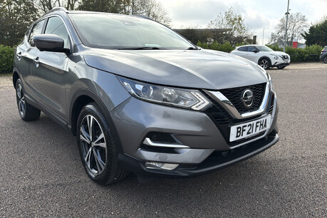 Nissan Qashqai 1.3 DIG-T N-Connecta Glass Roof DCT Auto Euro 6 (s/s) 5dr 32