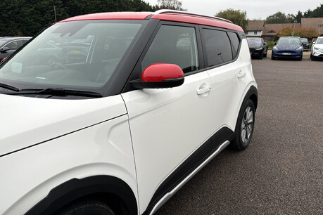 Kia Soul 64kWh First Edition SUV 5dr Electric Auto (201 bhp) 31