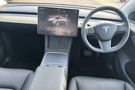 Tesla Model Y (Dual Motor) Long Range Auto 4WDE 5dr 9