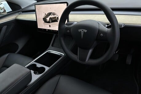 Tesla Model Y Auto RWD 5dr 10