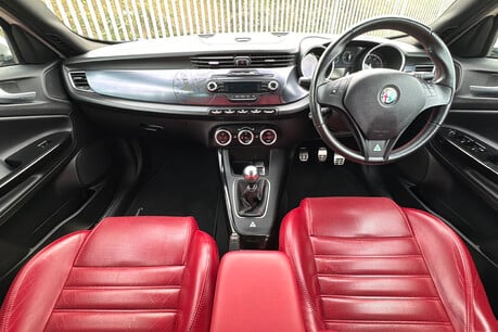 Alfa Romeo Giulietta 1.4 TB MultiAir Sportiva Hatchback 5dr Petrol Manual Euro 5 (s/s) (170 bhp) 9