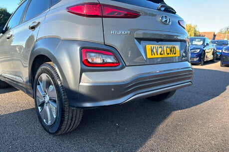 Hyundai KONA 64kWh Premium SUV 5dr Electric Auto (10.5kW Charger) (204 ps) 30