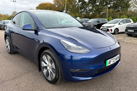 Tesla Model Y LONG RANGE AWD 28