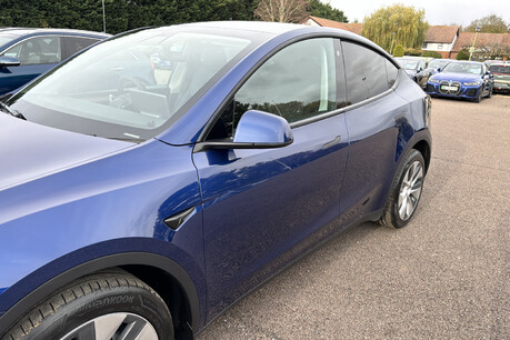 Tesla Model Y LONG RANGE AWD 31