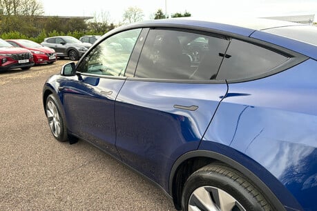 Tesla Model Y LONG RANGE AWD 32