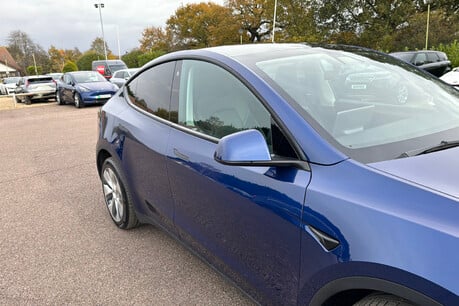 Tesla Model Y LONG RANGE AWD 38