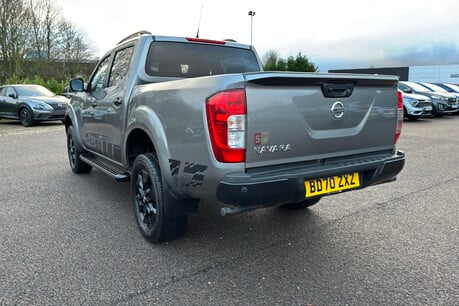 Nissan Navara 2.3 dCi N-Guard Auto 4WD Euro 6 4dr 23