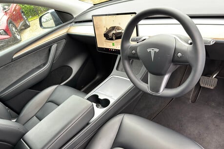 Tesla Model Y (Dual Motor) Long Range SUV 5dr Electric Auto 4WDE (384 bhp) 9